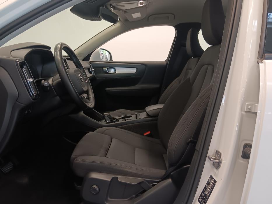 VOLVO XC40 2021