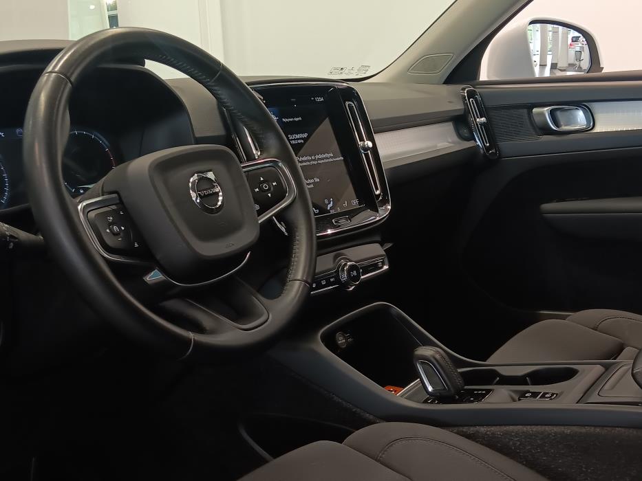 VOLVO XC40 2021