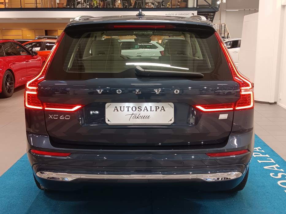 VOLVO XC60 2023