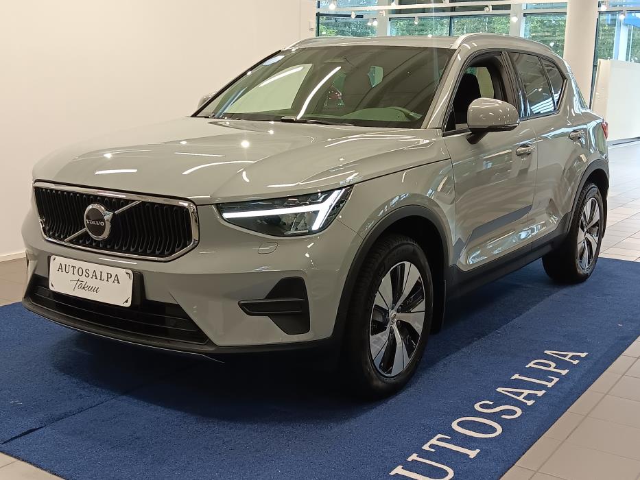 VOLVO XC40 2024