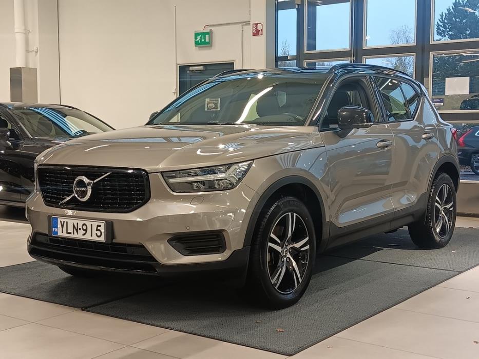 VOLVO XC40 2022