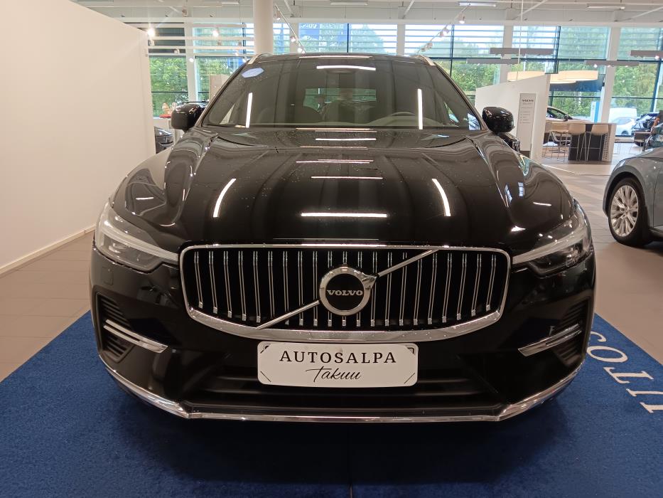 VOLVO XC60 2023