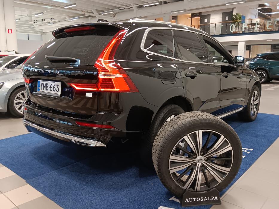 VOLVO XC60 2023