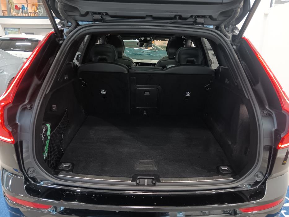 VOLVO XC60 2023