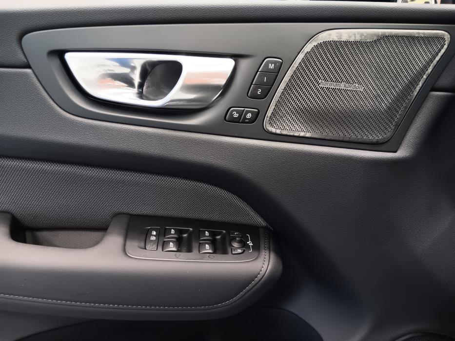 VOLVO XC60 2026
