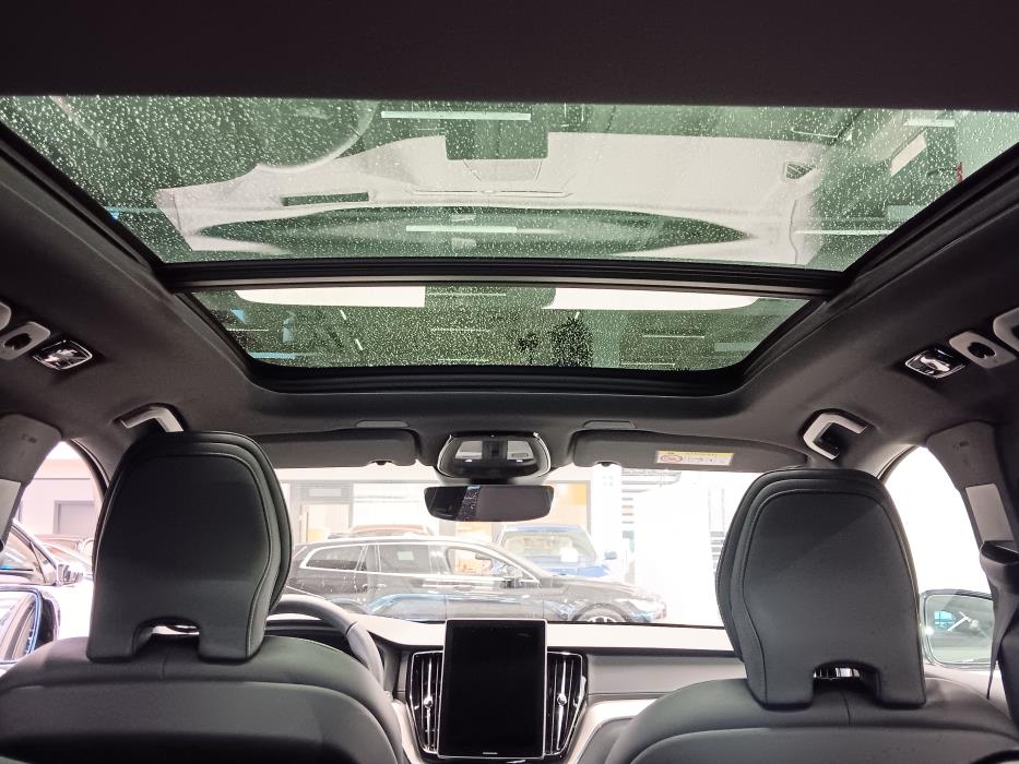 VOLVO XC60 2026