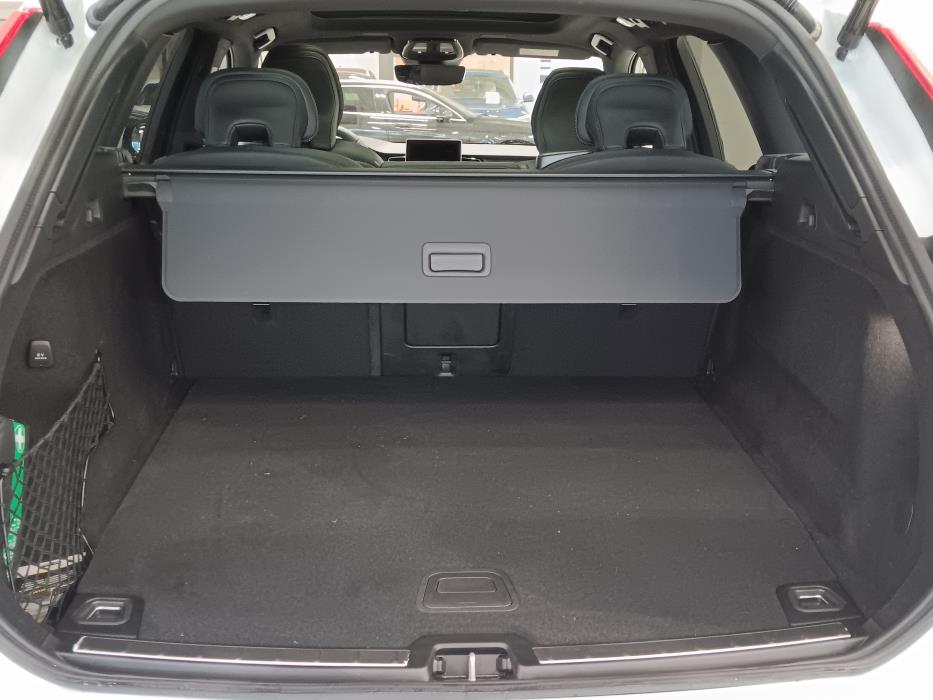 VOLVO XC60 2026