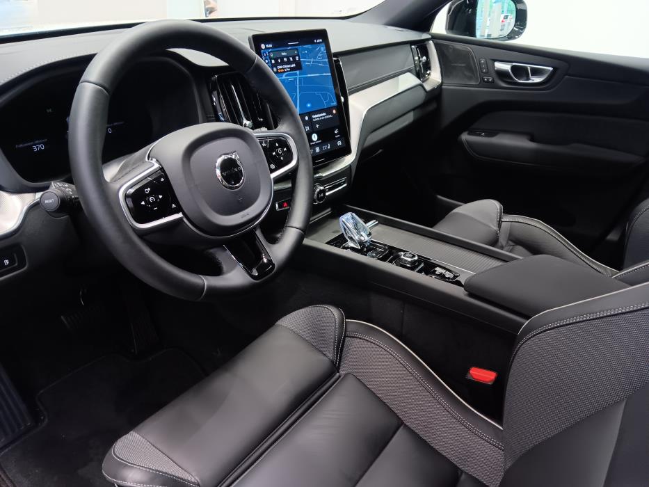 VOLVO XC60 2026