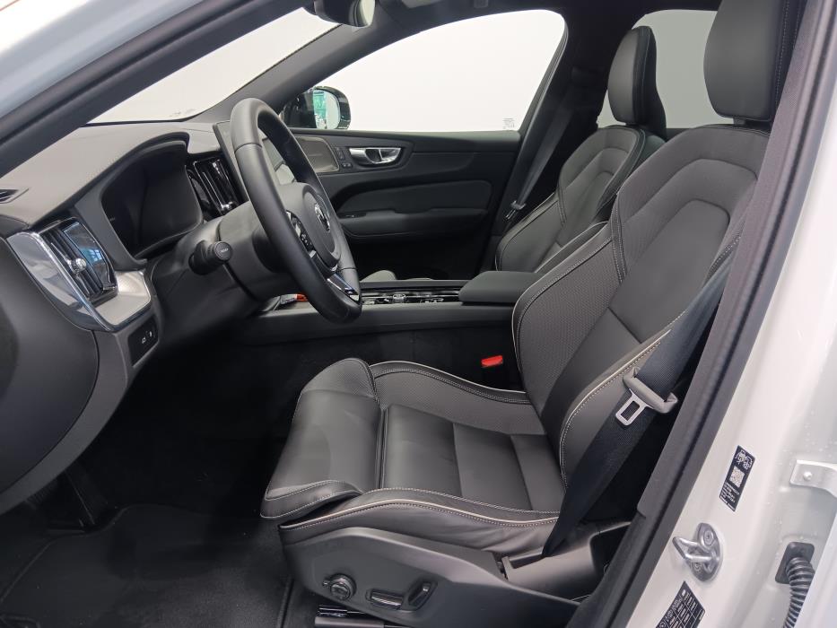 VOLVO XC60 2026