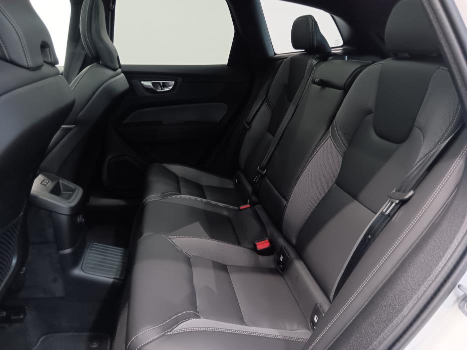 VOLVO XC60 2026
