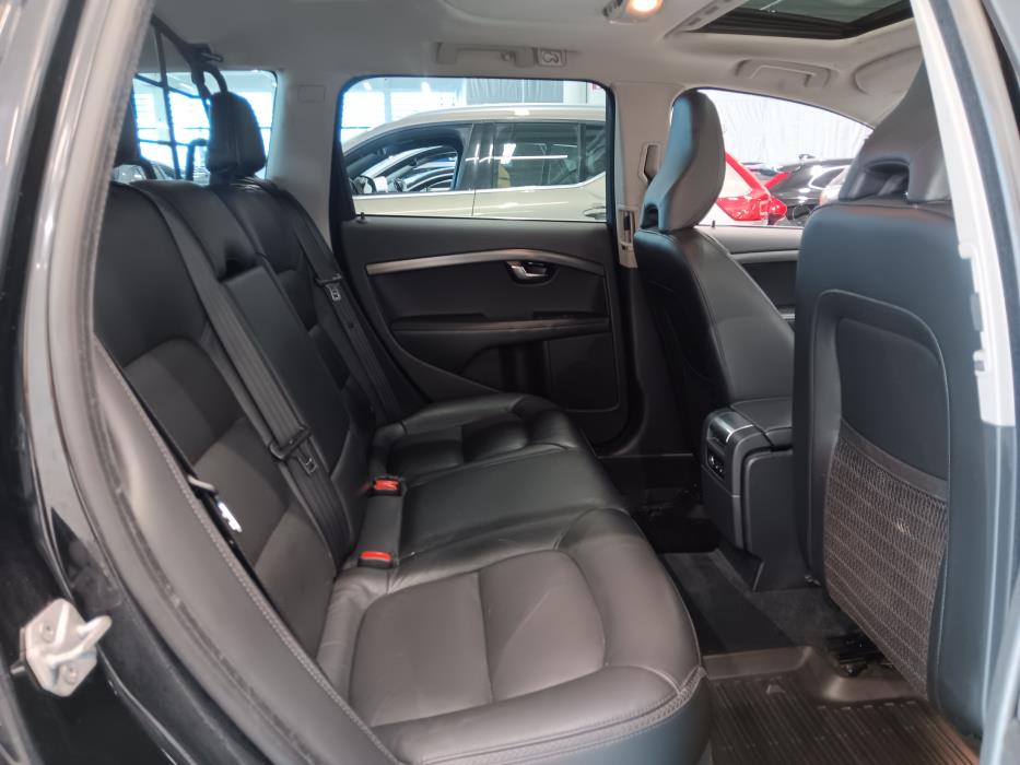 VOLVO XC70 2015
