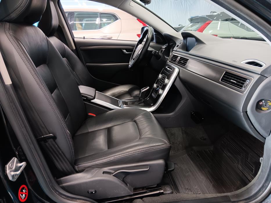 VOLVO XC70 2015