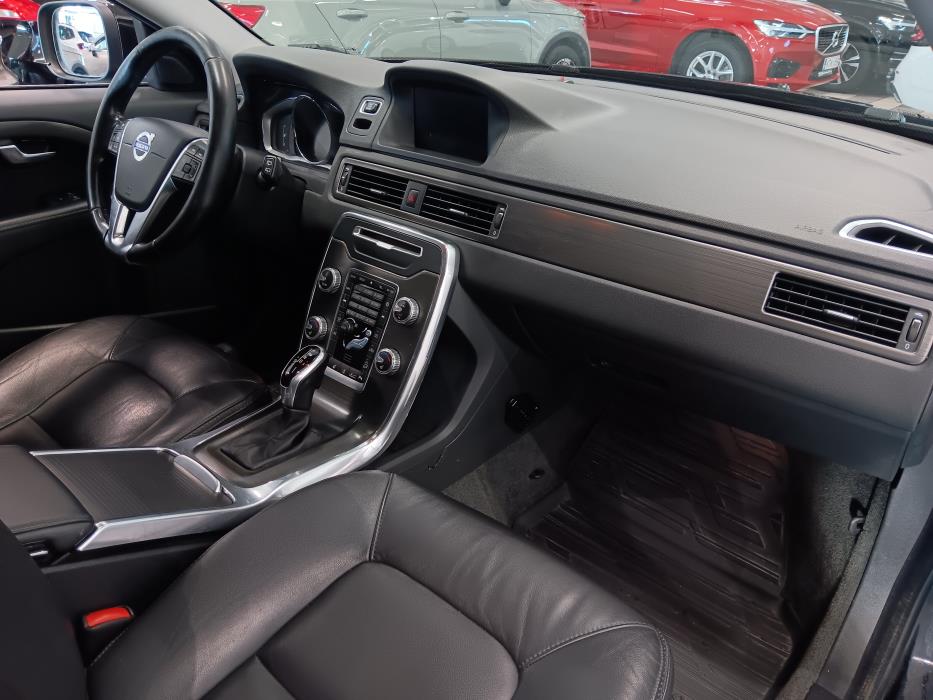VOLVO XC70 2015