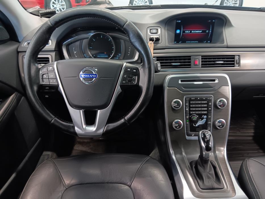 VOLVO XC70 2015