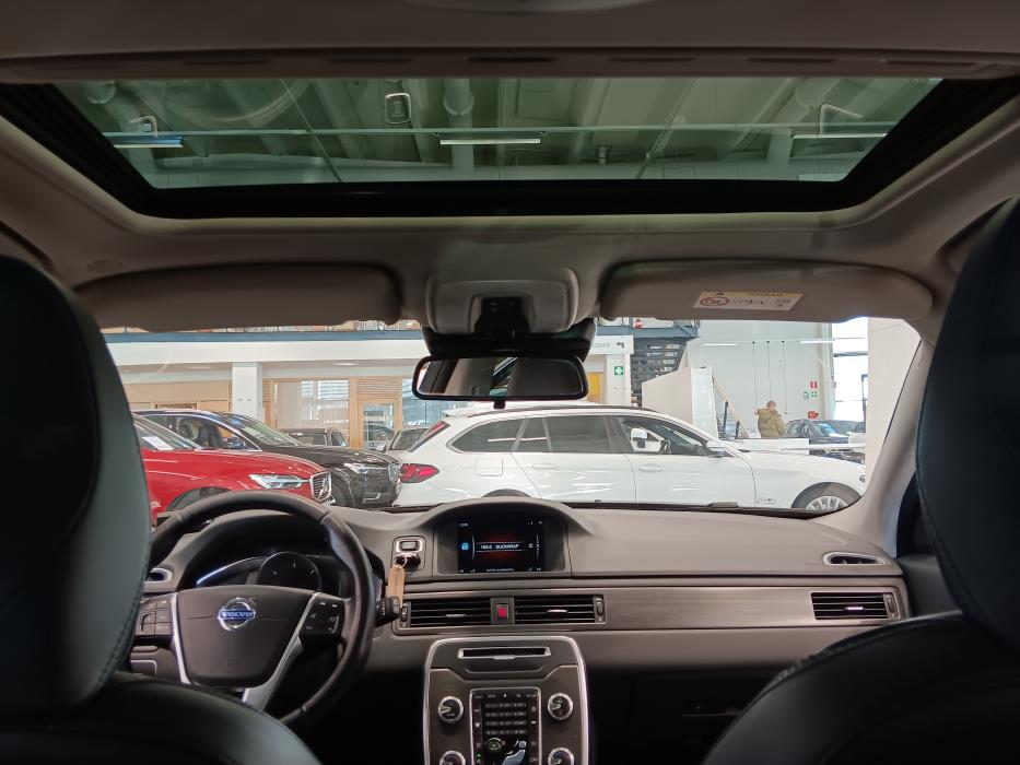 VOLVO XC70 2015