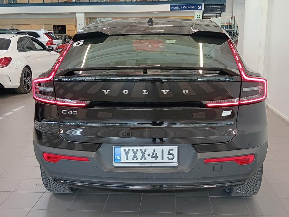 VOLVO C40 2024