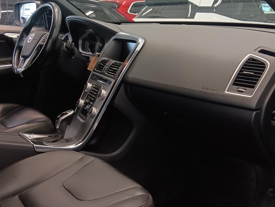 VOLVO XC60 2017