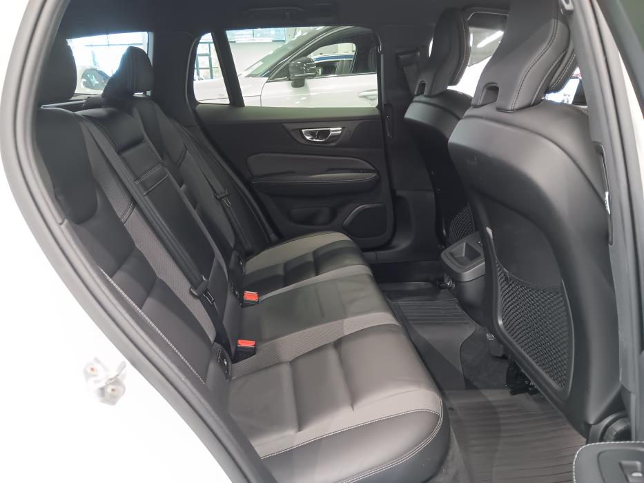 VOLVO V60 2019