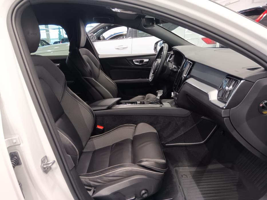 VOLVO V60 2019