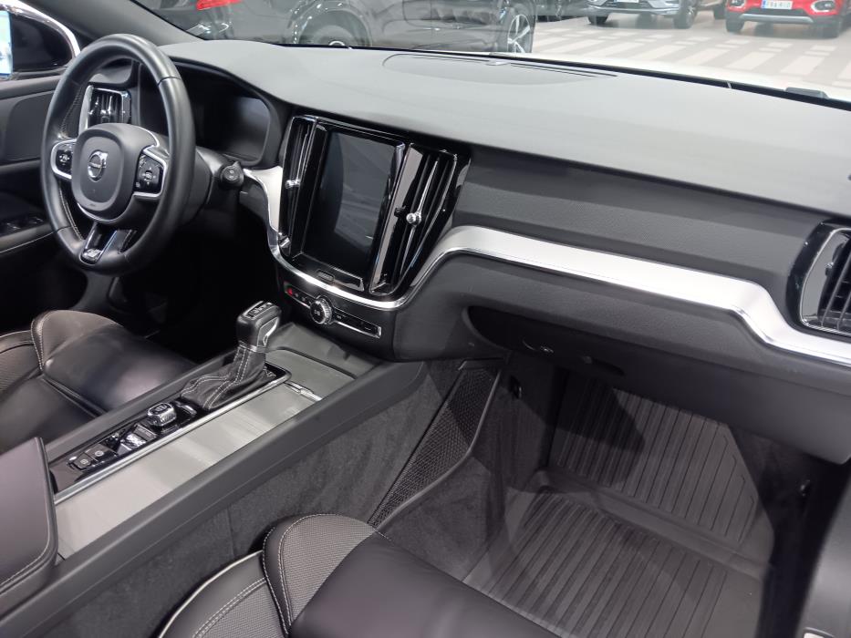 VOLVO V60 2019