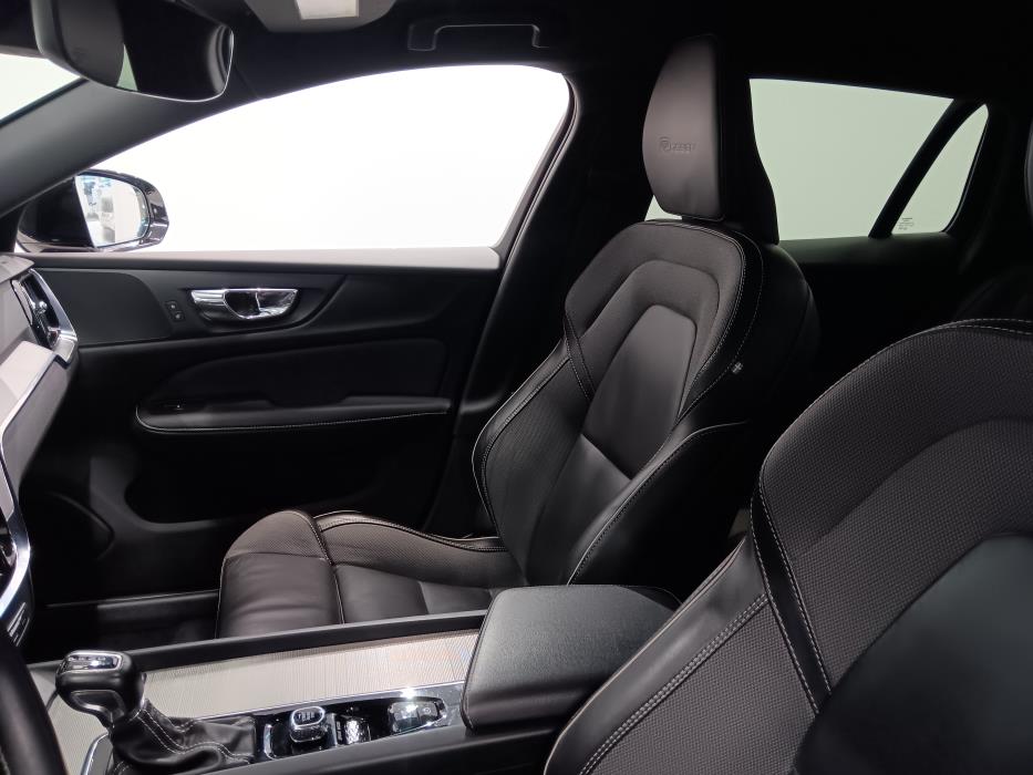 VOLVO V60 2019