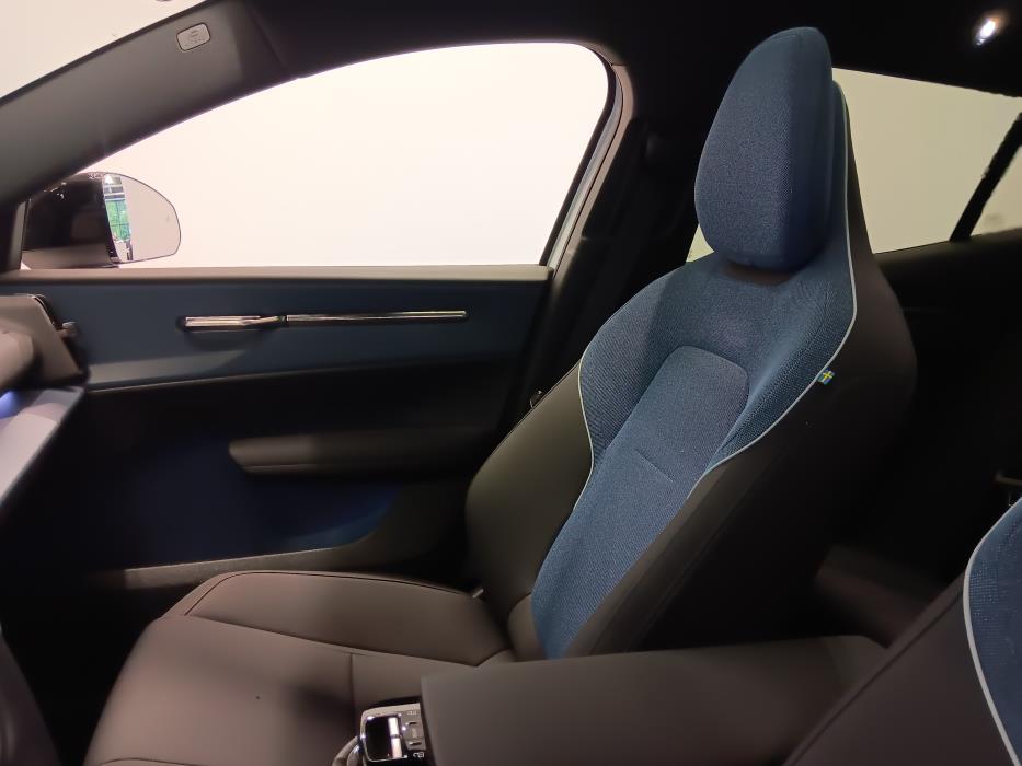 VOLVO EX30 Cross Country 2025