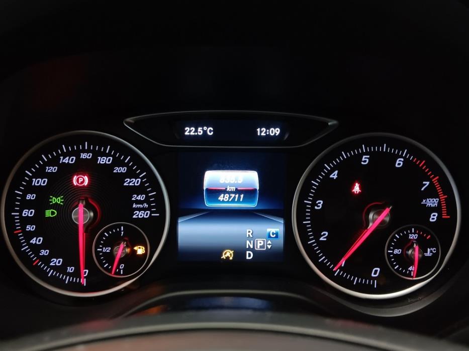 MERCEDES-BENZ A 2017