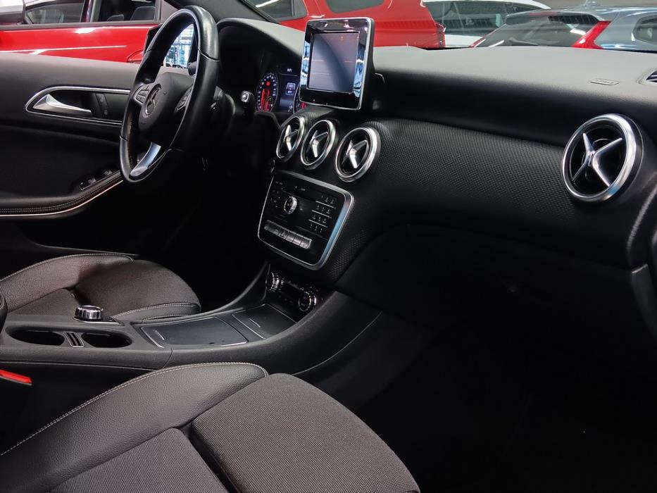 MERCEDES-BENZ A 2017
