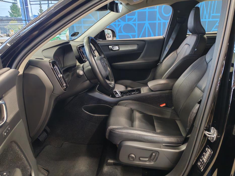 VOLVO XC40 2020