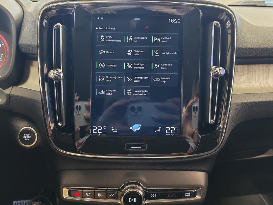 VOLVO XC40 2020