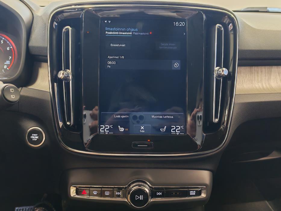 VOLVO XC40 2020