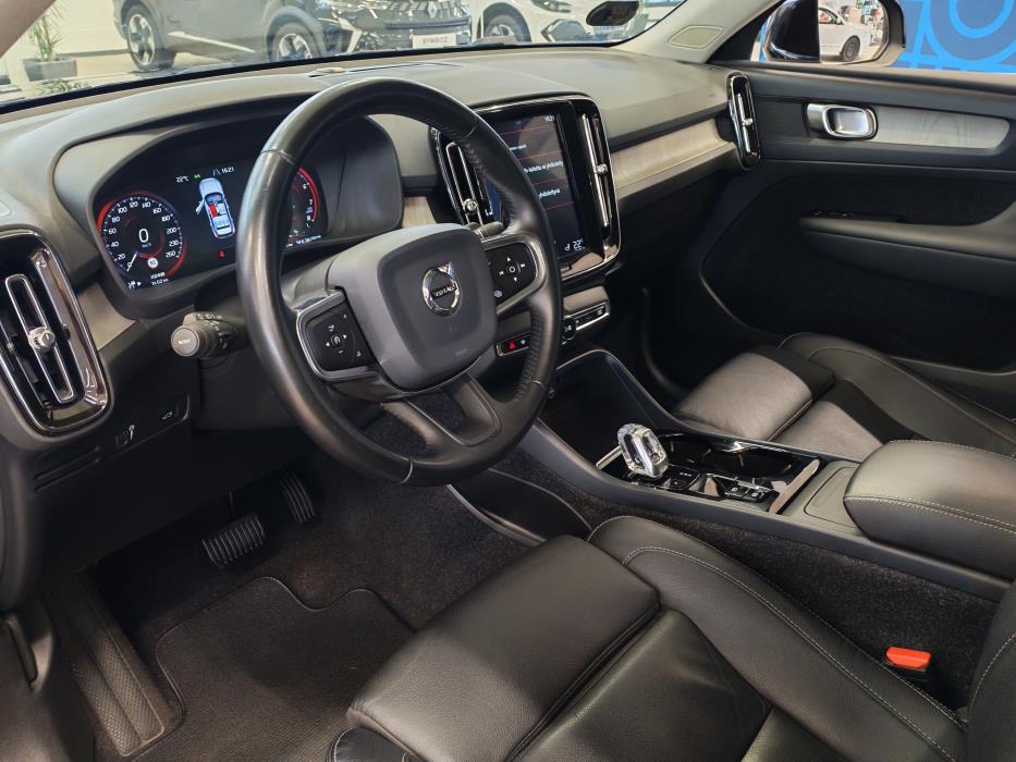 VOLVO XC40 2020
