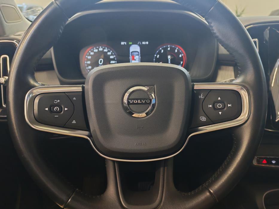 VOLVO XC40 2020