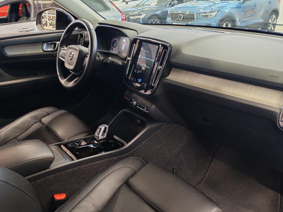 VOLVO XC40 2020