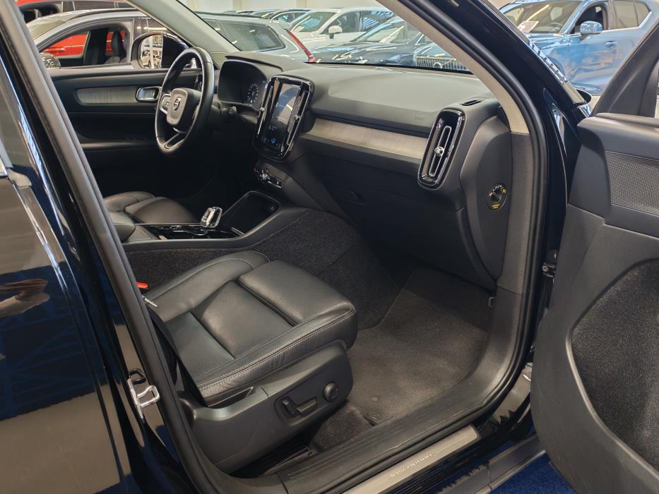 VOLVO XC40 2020