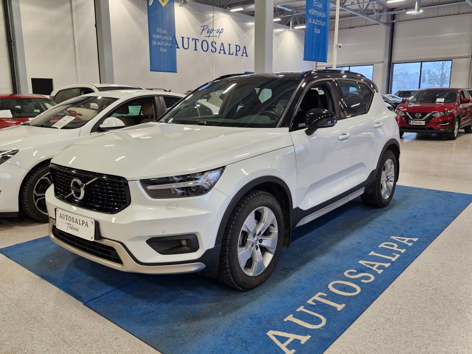 VOLVO XC40 2021