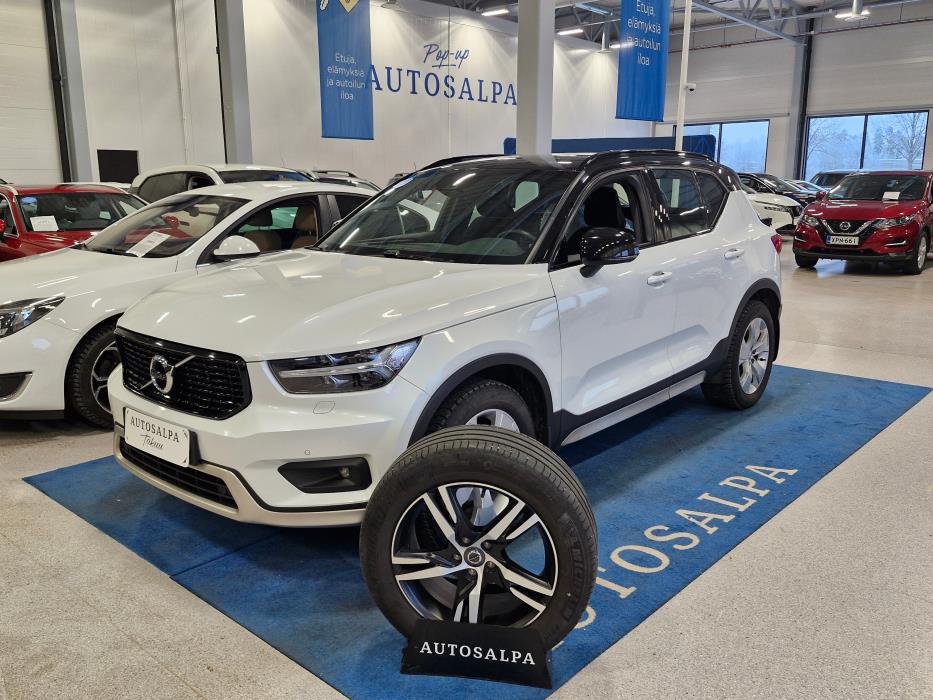 VOLVO XC40 2021