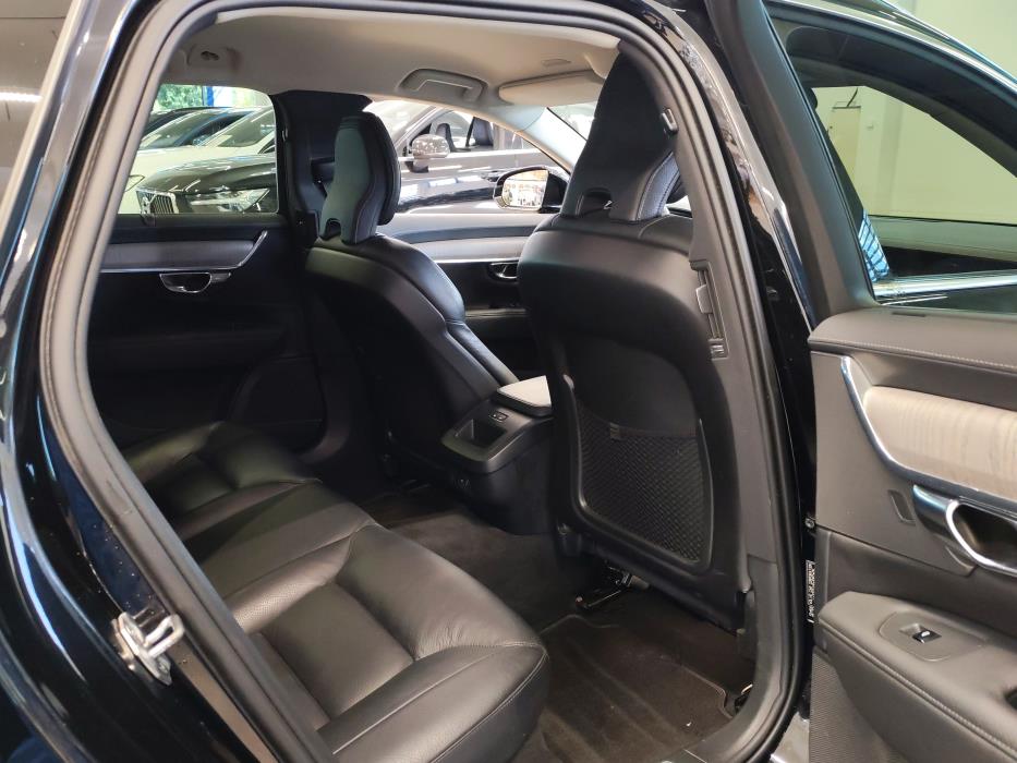 VOLVO V90 2021