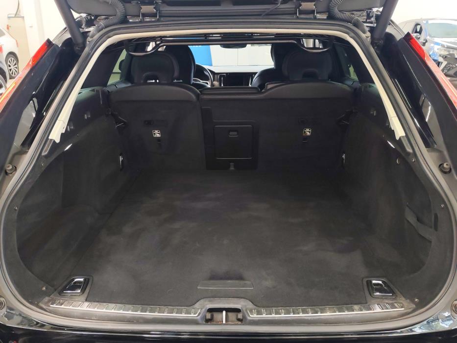 VOLVO V90 2021