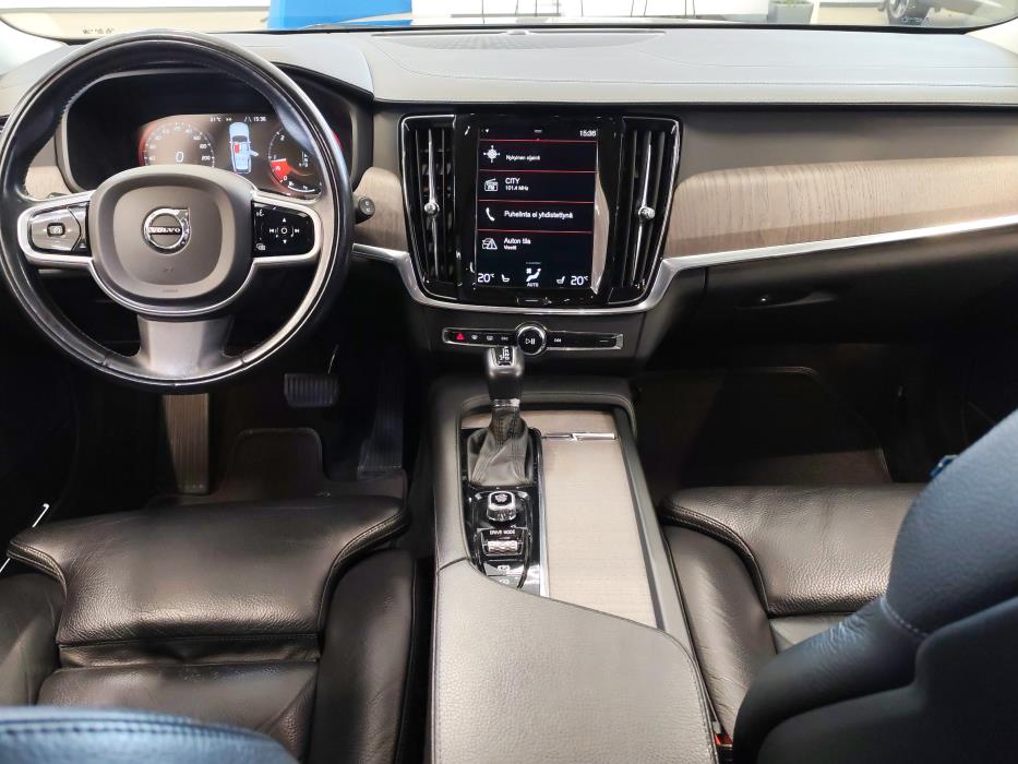 VOLVO V90 2021