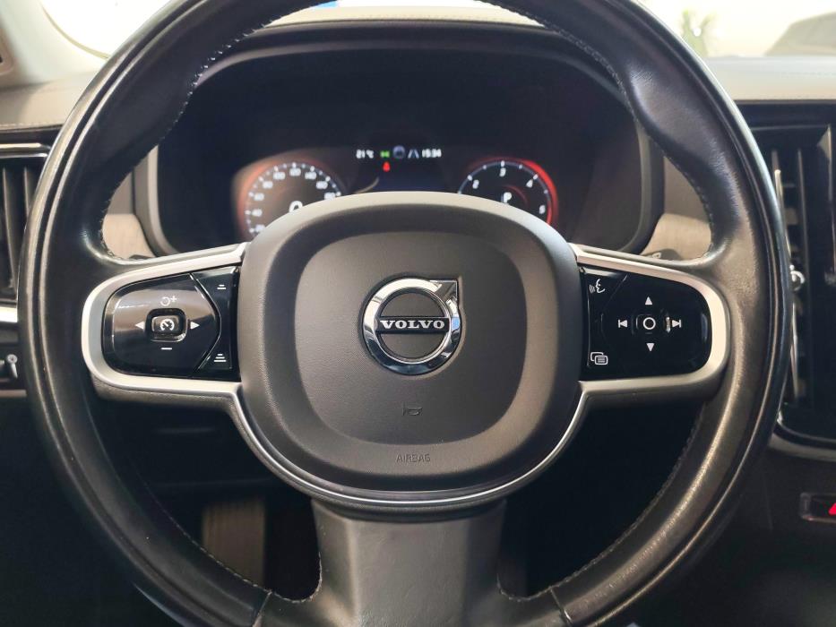 VOLVO V90 2021