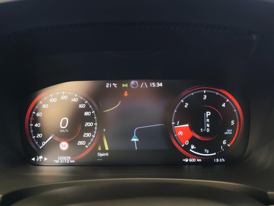VOLVO V90 2021