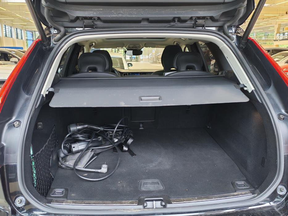 VOLVO XC60 2023