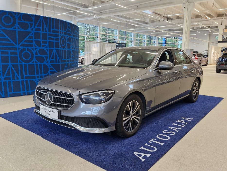 MERCEDES-BENZ E 2022