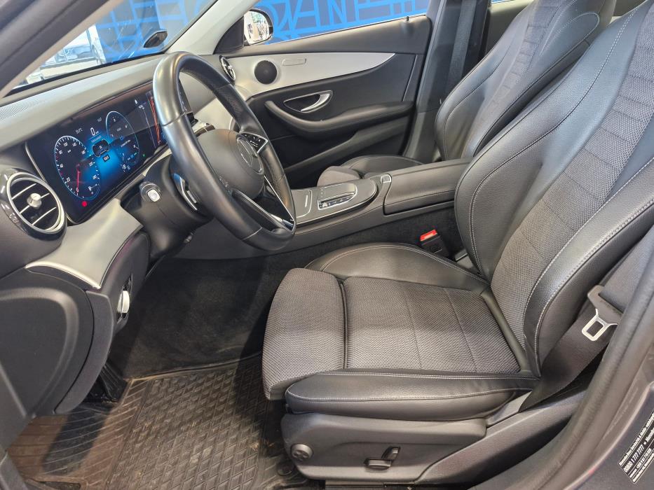 MERCEDES-BENZ E 2022