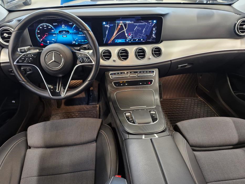 MERCEDES-BENZ E 2022