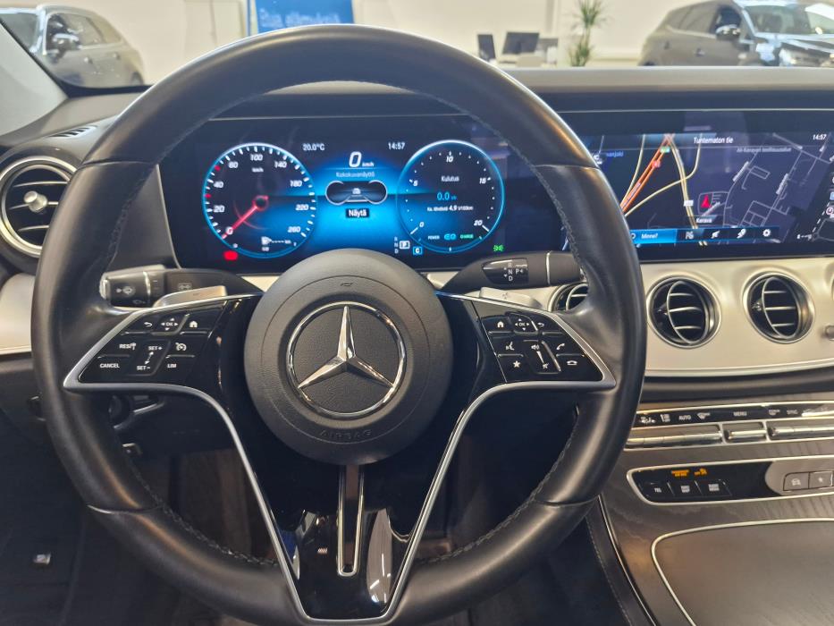 MERCEDES-BENZ E 2022