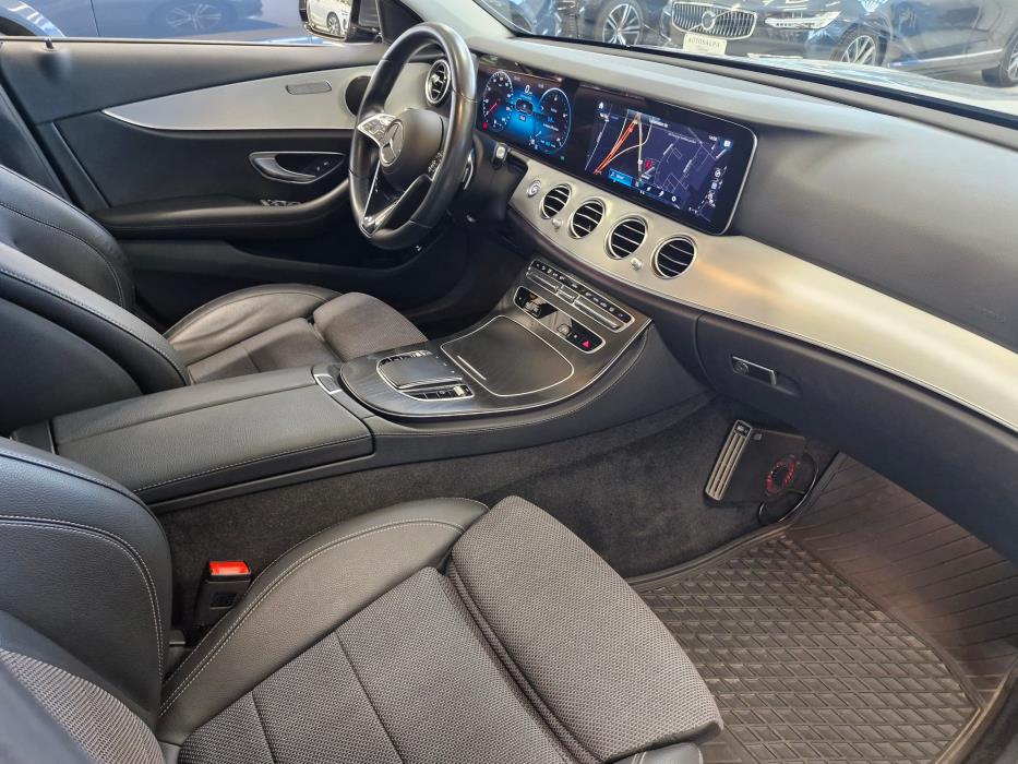 MERCEDES-BENZ E 2022