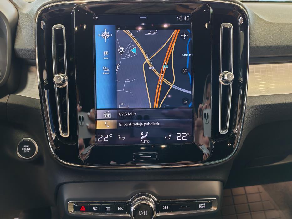 VOLVO XC40 2024