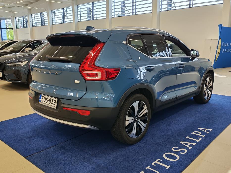 VOLVO XC40 2024